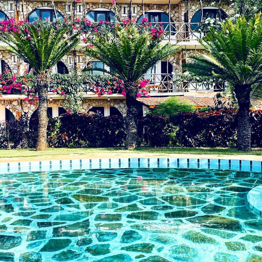 Palumboreef Beach Resort Uroa Kültér fotó