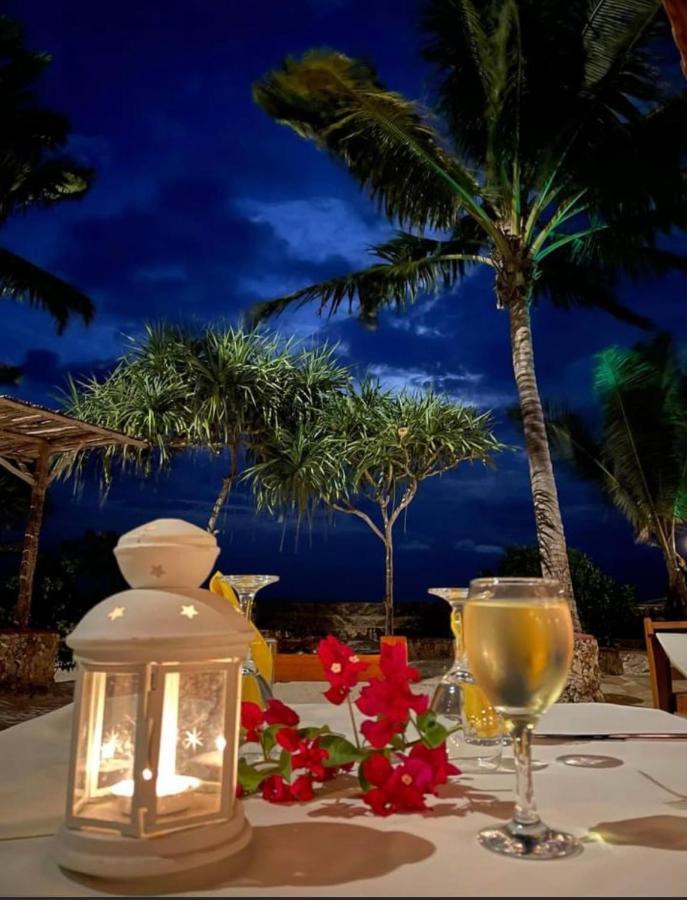 Palumboreef Beach Resort Uroa Kültér fotó