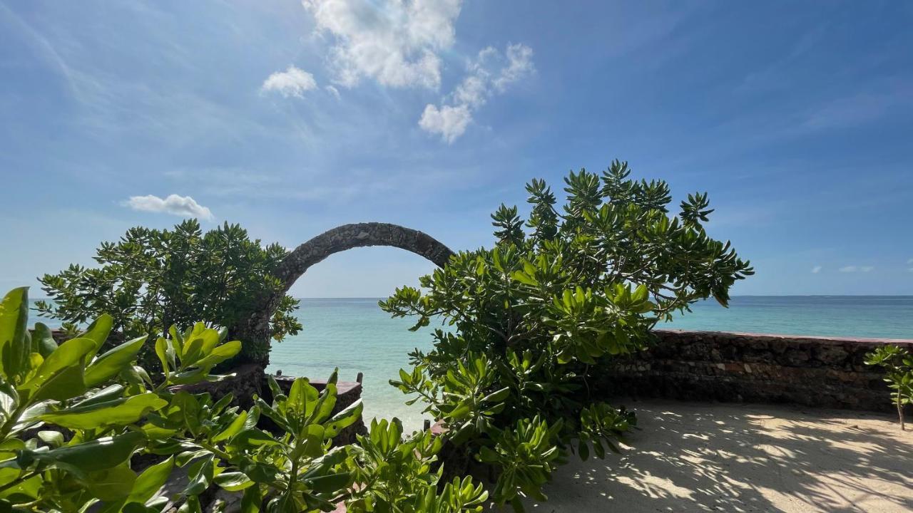 Palumboreef Beach Resort Uroa Kültér fotó