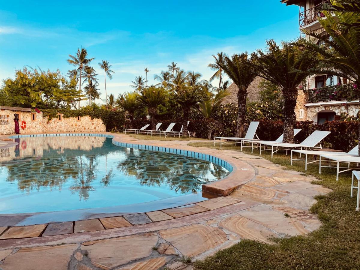 Palumboreef Beach Resort Uroa Kültér fotó