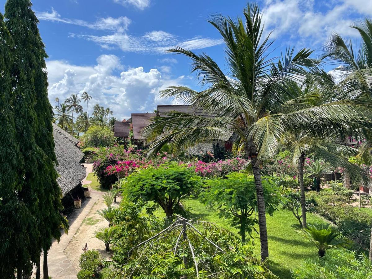 Palumboreef Beach Resort Uroa Kültér fotó