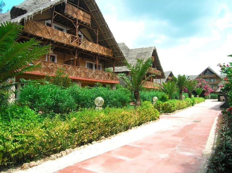 Palumboreef Beach Resort Uroa Kültér fotó